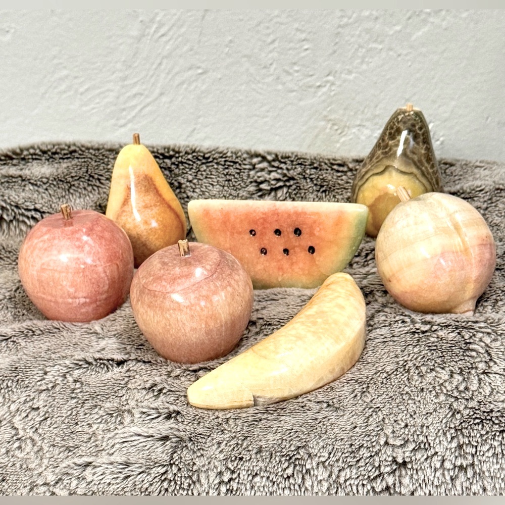 Vintage Alabaster Onyx fruit bundle 7 pieces good condition